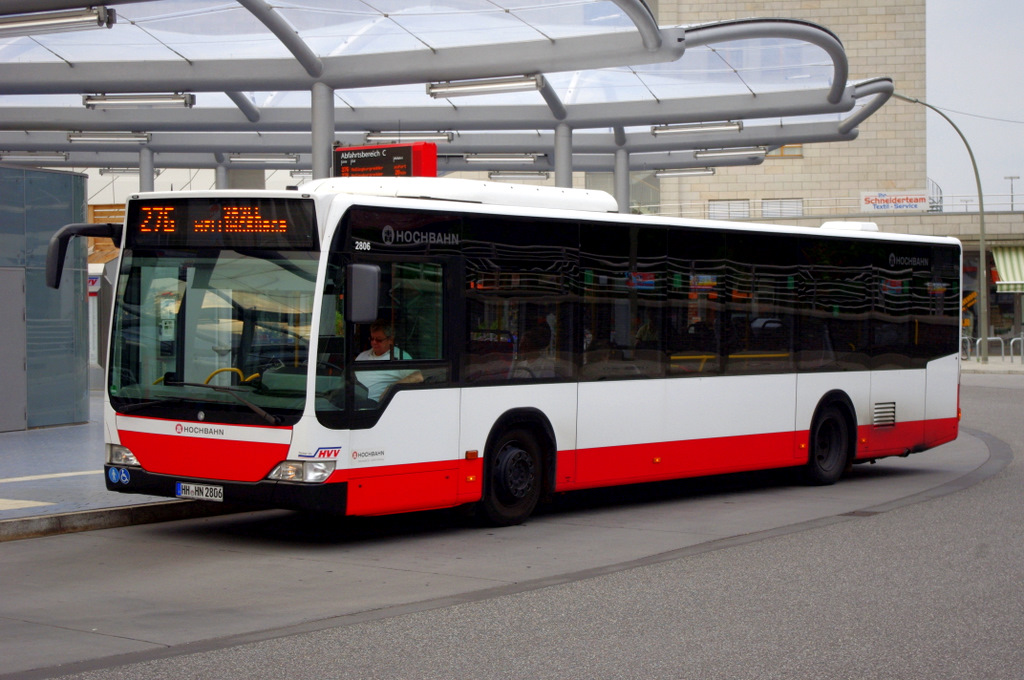 Hochbahn 2806 am 2.August 2010 am S Bf.Poppenbttel