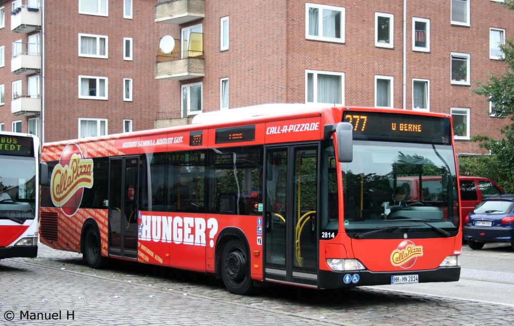 Hochbahn 2814 (HH HN 2814) mit Werbung fr Call a Pizza.
Aufgenommen am ZOB Barmbek, 2.9.2010.