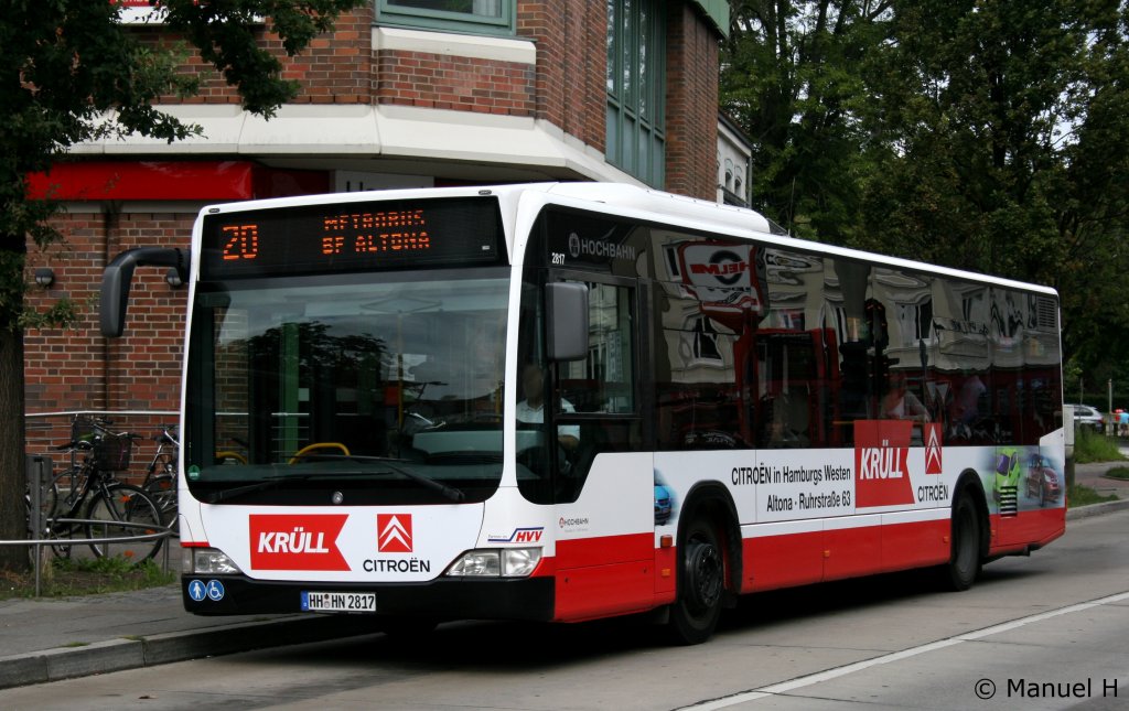 Hochbahn 2817 (HH HN 2817) macht Werbung fr Citroen Krll.
Aufgenommen am Eppendorf Markt, 21.8.2010.
