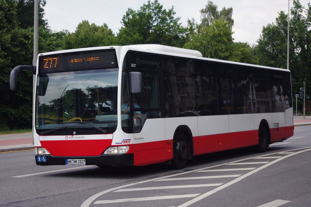 Hochbahn 2827 am 13.Juli 2010 in Barmbek