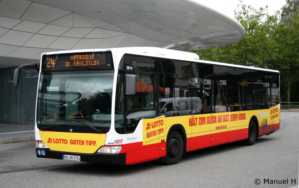 Hochbahn 2914 (HH HN 2914) mit Werbung fr Lotto.
Aufgenommen am ZOB Poppenbttel, 2.9.2010.