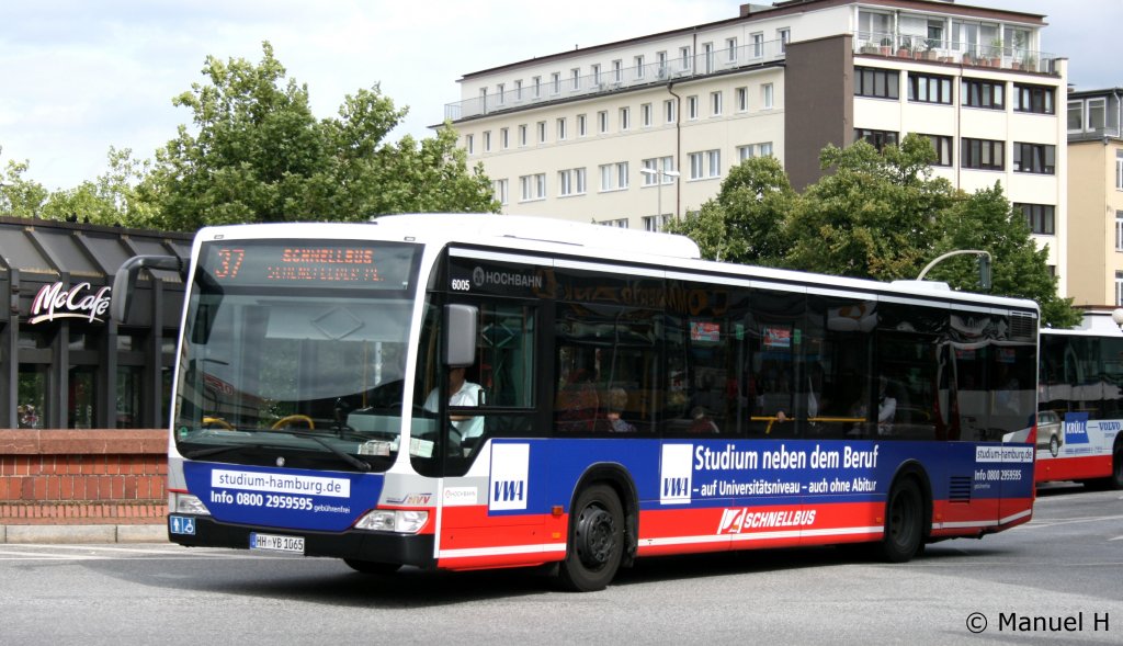 Hochbahn 6005 (HH YB 1065) macht Werbung fr VWA.
Aufgenommen am ZOB Altona, 21.8.2010.