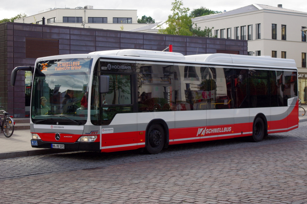 Hochbahn 6031 ist einer der beiden krzlich gelieferten Citaro LE er wird auf festen Plnen und Sonderfahrten eingesetzt. Hier ist er an seinem 2. Einsatztag auf der Linie 36 in Blankenese.