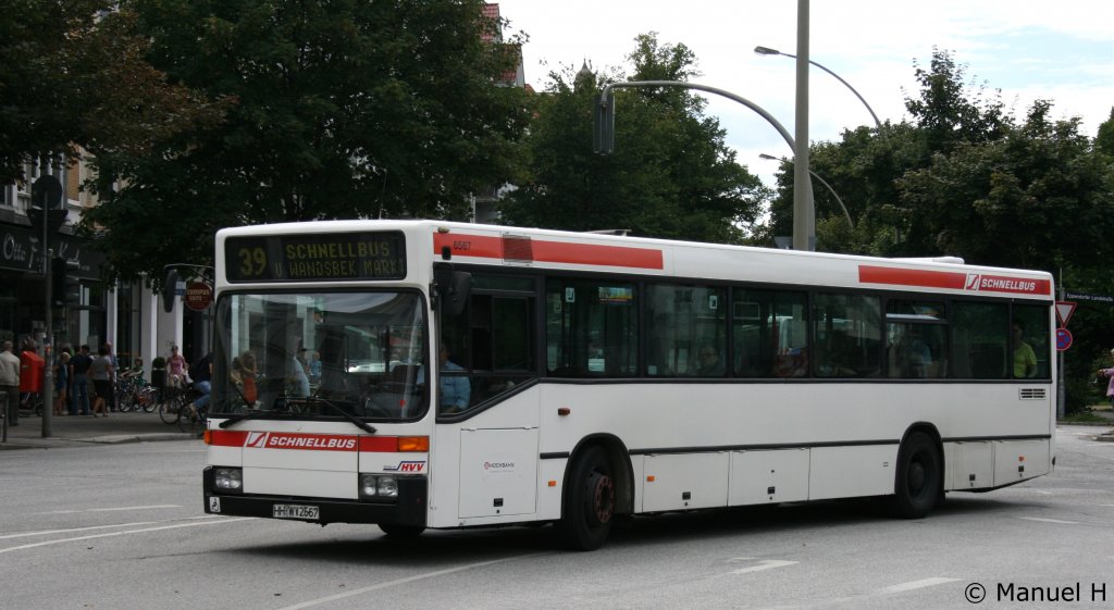 Hochbahn 6567 (HH WV 2567).
Aufgenommen am Eppendorf Markt, 21.8.2010.