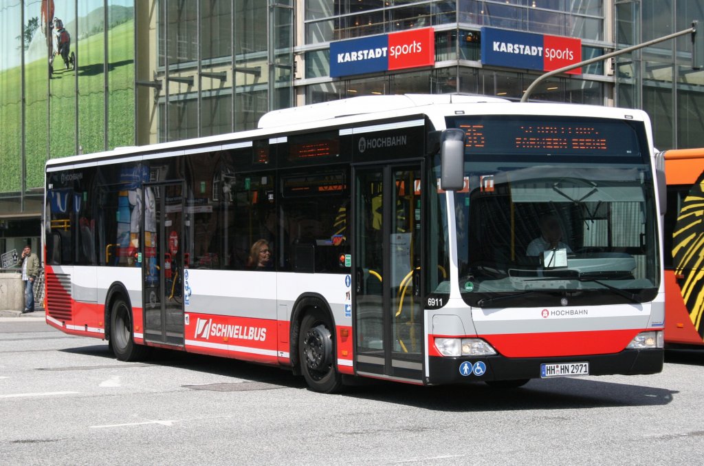 Hochbahn 6911 (HH HN 2971).
Hamburg HBF, 17.6.2010.