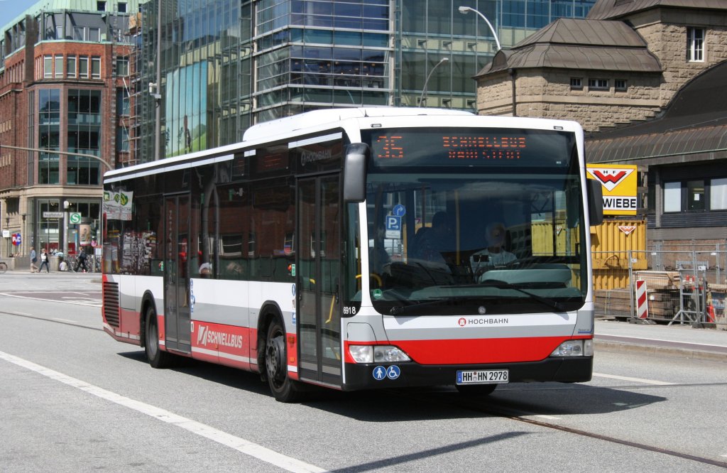 Hochbahn 6918 (HH HN 2978).
Hamburg HBF, 17.6.2010.