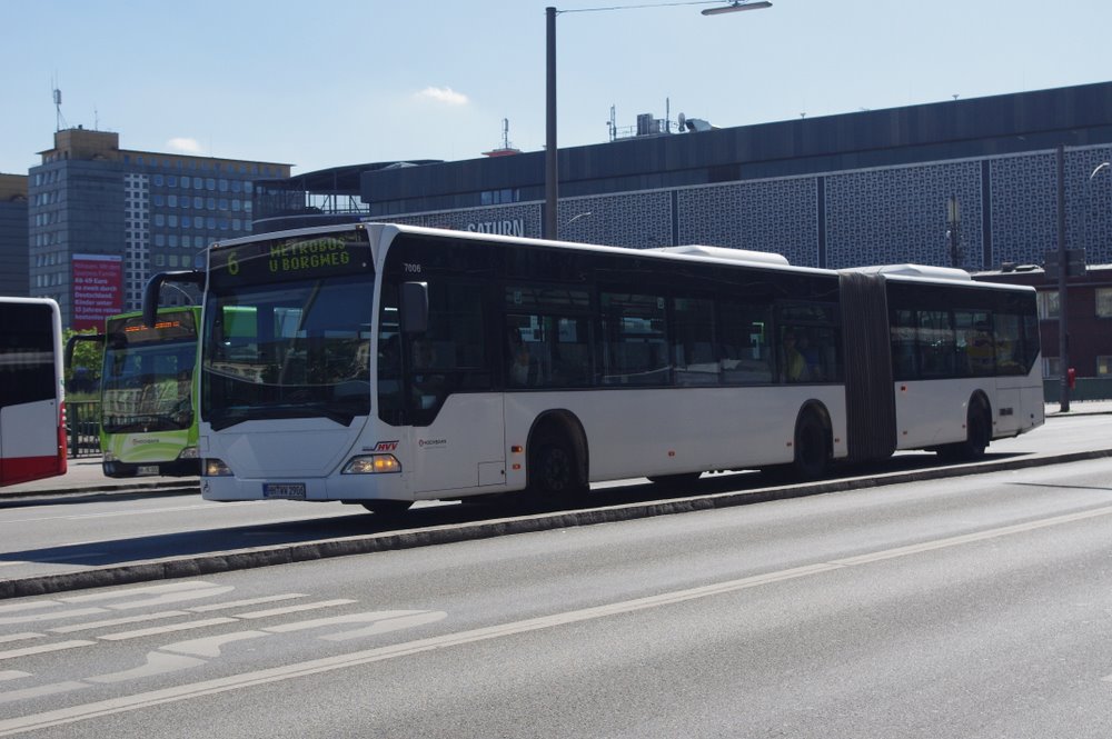 Hochbahn 7006 am 7.Juli 2010 am Hauptbahnhof