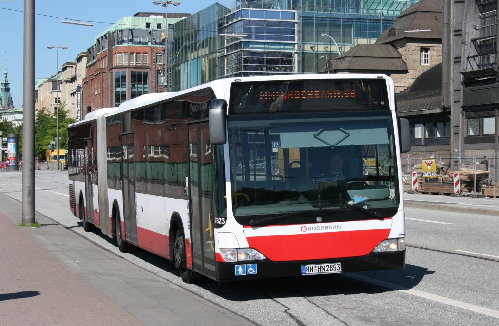Hochbahn 7823 (HH HN 2853).
Hamburg HBF, 17.6.2010.