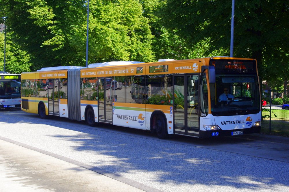 Hochbahn 7902 (Dauer B-Wagen der Betriebslenkung) am 7.Juli 2010 am ZOB