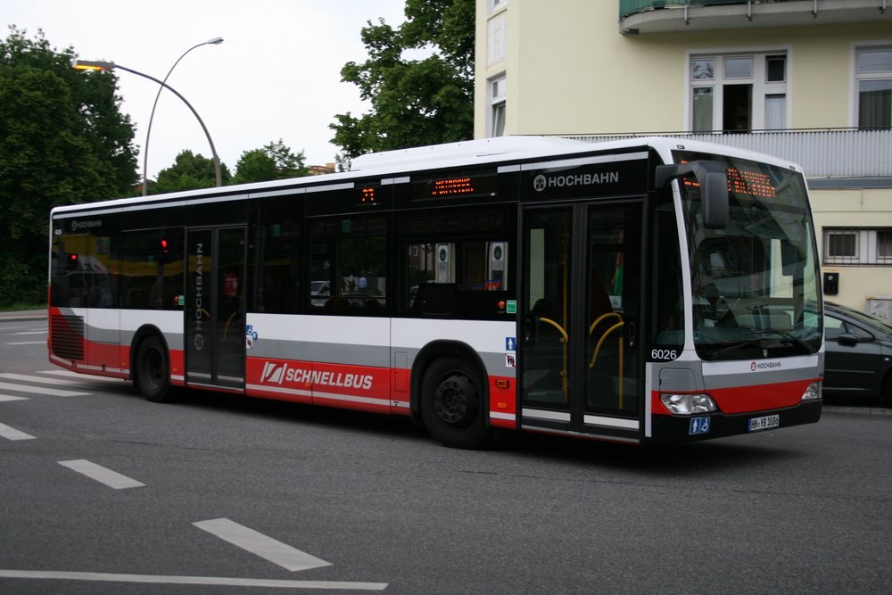 Hochbahn Schnellbus 6026 am 9.Juni 2010 in Barmbek