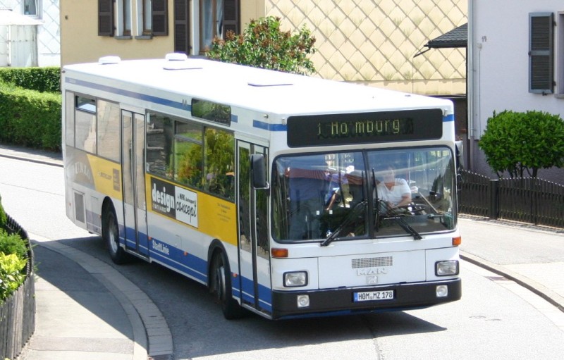 HOM- MZ 178 als Kindergartenbus whrend dieser saniert wird, werden die Kinder in einen ca.15 km entfernten Garten gebracht.