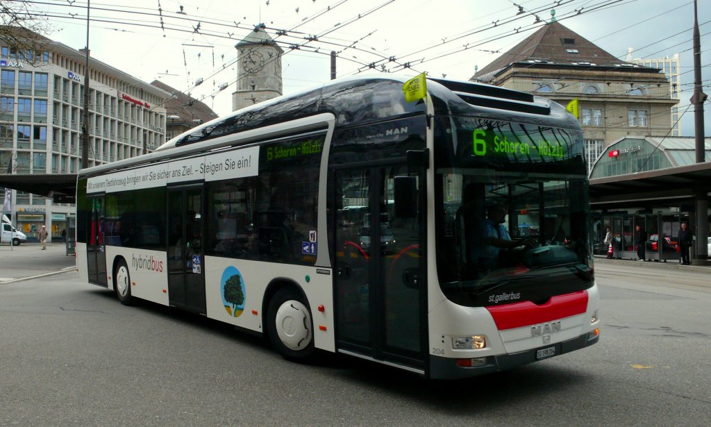 Hybridbus Nr. 204 (MAN) wird whrend 10 Wochen getestet auf die
sogenannten  Berglinien  6 und 9-
Bahnhofplatz am 20.04.2012.