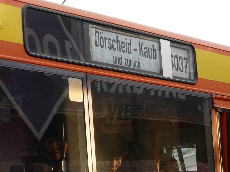Ich traute meinen Augen nicht als ich an einen Bus in Kokshetau noch folgende Anzeige sah  Drscheid - Kaub und zurck . Ersten kommt mein Chef aus dieser Gegend und zweitens liegen etwa 5000 Kilometer zwischen der angezeigten Strecke und den Standort des Busses beim fotografieren am 15.11.2009.