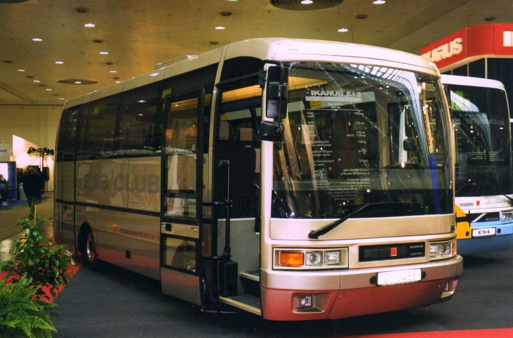 Ikarus EAG 13, aufgenommen auf der IAA 1998 in Hannover.