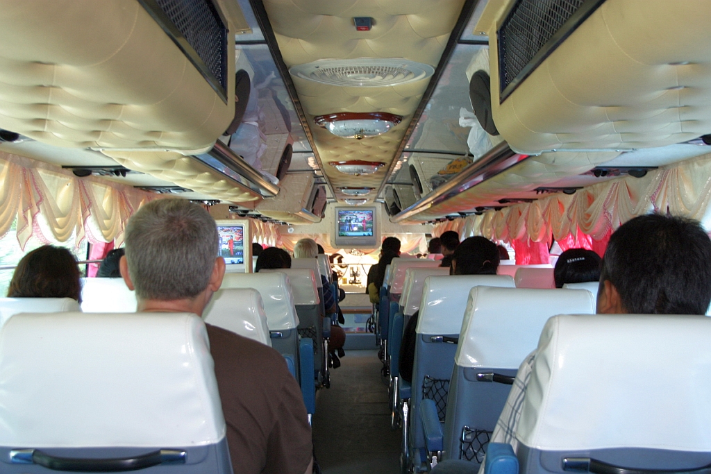 Innenansicht des berlandbus mit Nr. 441-2 am 07.Juni 2007 auf der Fahrt von Trang nach Krabi(Thailand).