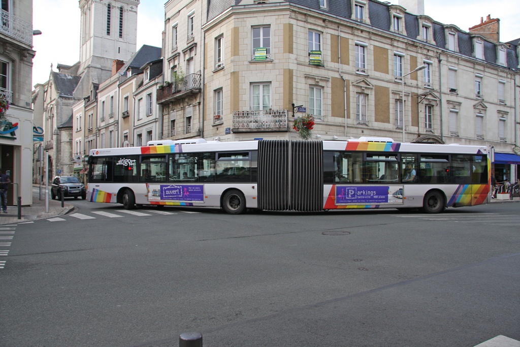 IRIGO-Scania N94 Gelenkbus in Angers am 26.7.11 