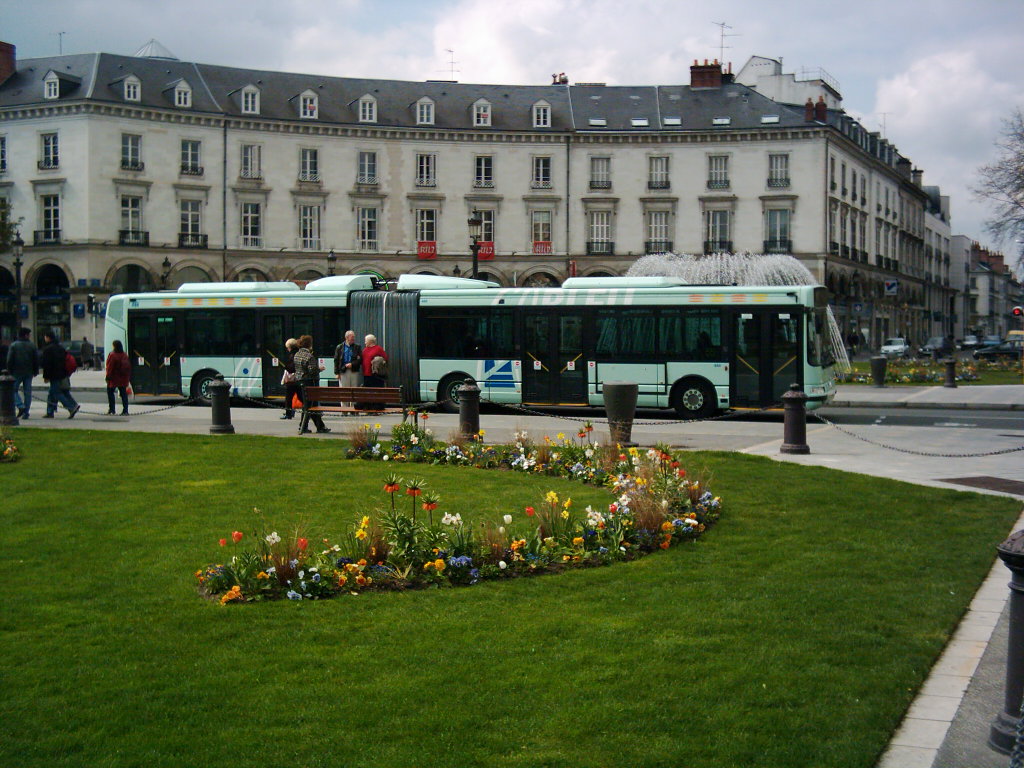 Irisbus Agora L aus dem Baujahr 2003 im franzsischen Tours.