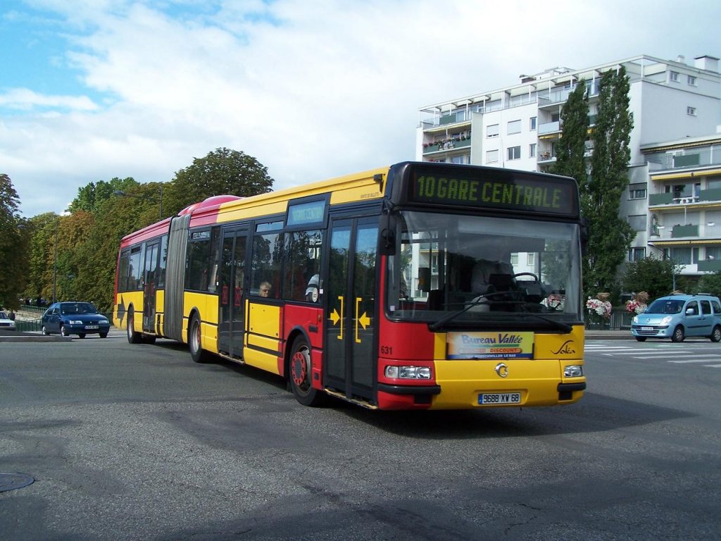 Irisbus Agora Lang, Wagen 631, auf der Linie 10 in Richtung Bahnhof am 30/08/10.