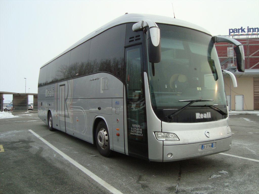 Irisbus Domino de l'entreprise REALI (Italie) photographié le 02.02.2012 sur l'aire d'autoroute de Payerne (Suisse)