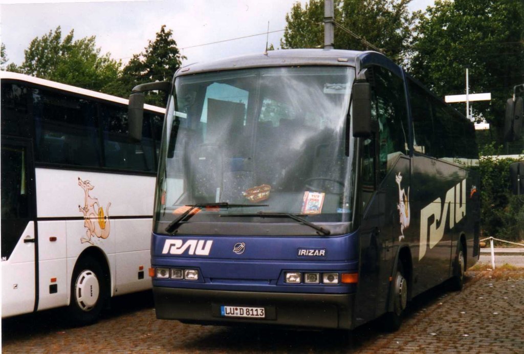 Irizar Century 832, aufgenommen im August 1998 auf dem Parkplatz der Westfalenhallen in Dortmund.