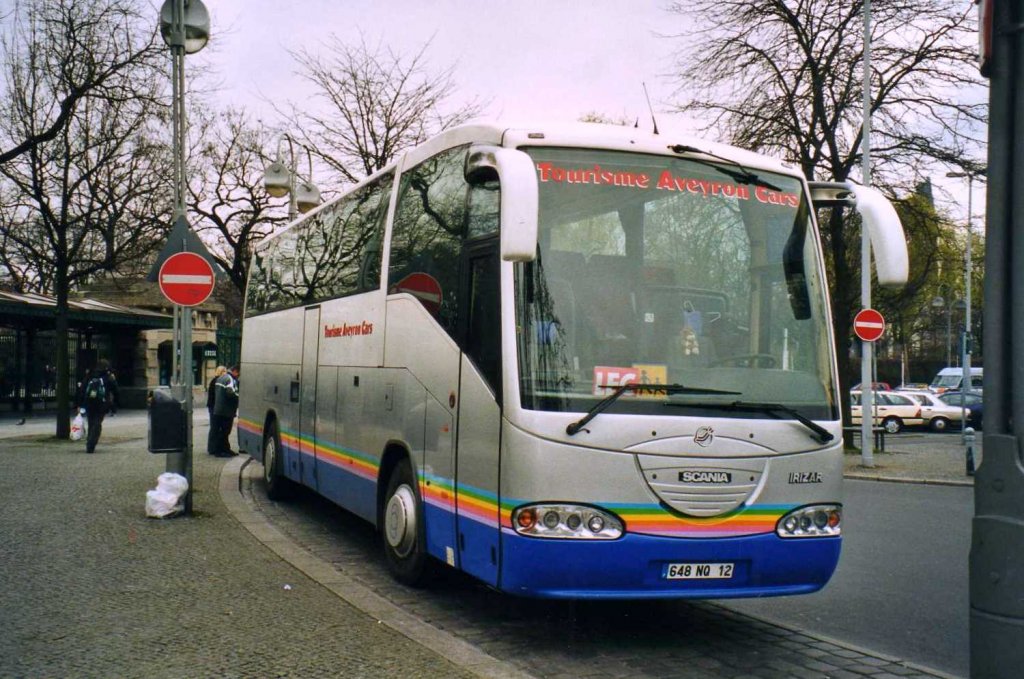 Irizar Scania Century, aufgenommen im April 2002 am Bahnhof Zoo in Berlin.