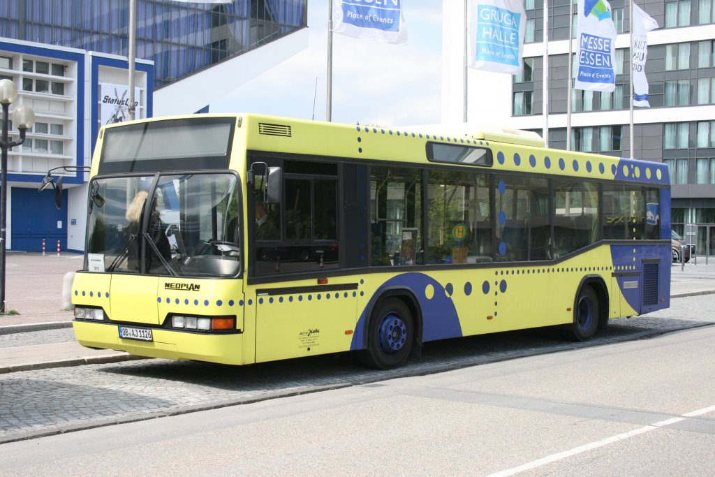 Jtte Reisen (OB AJ 1126) (Ex RVK Kln).
Aufgenommen in Essen vor der Grugahalle.
16.5.2010
