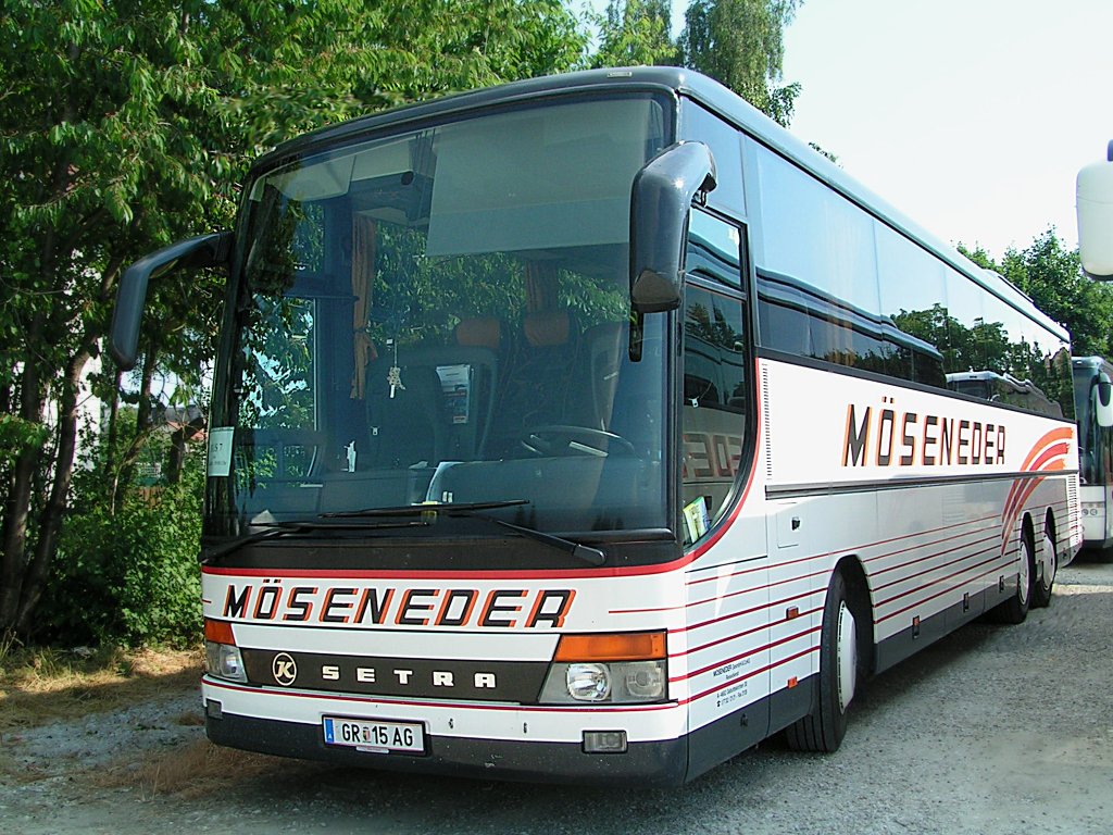 K-SETRA,S317GT-HD wartet mit 4weiteren Bussen auf die Rckfahrt von Ried i.I.;100703