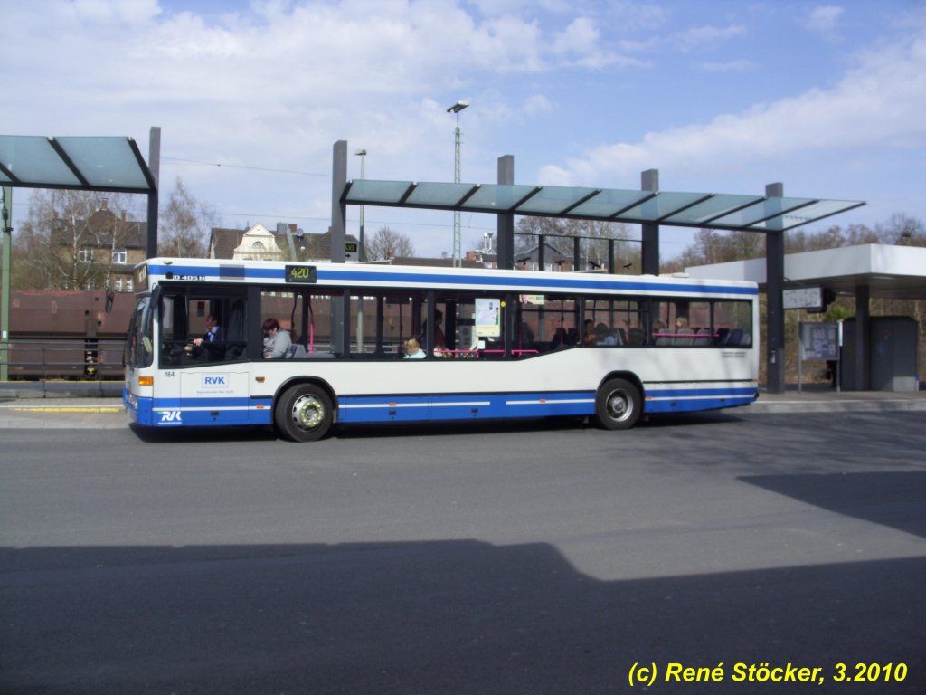 K-ZY 164 an Bergisch Gladbach S am 30.3.2010. Es ist der einzige RVK-Bus in der REVG-Lackierung  der in Bergisch Gladbach Stationiert ist.