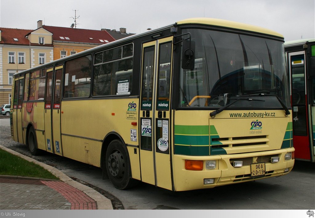 Karosa B932E  Autobusy Karlovy Vary / CSAD  abgestellt am 1. Mai 2013 am Bahnhof in Cheb (Eger).