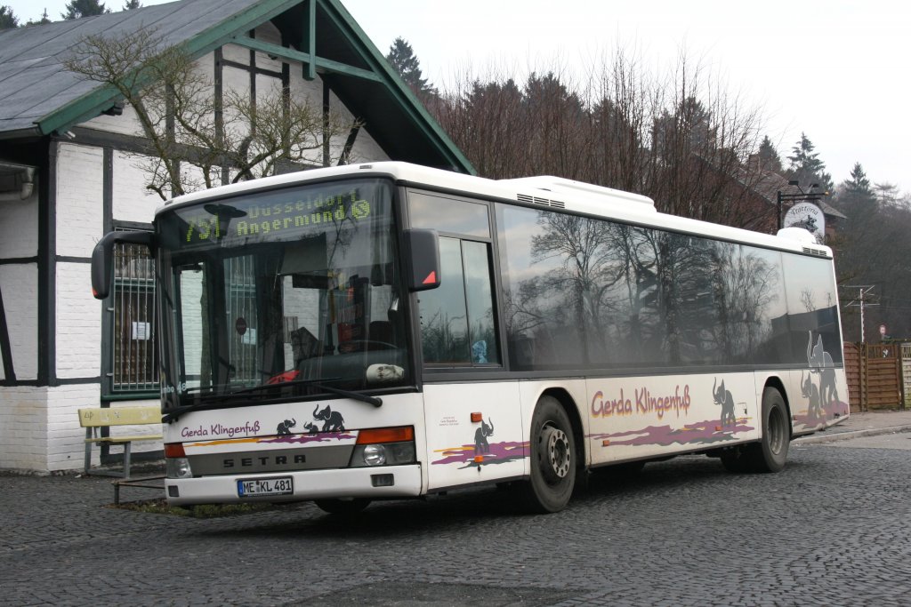 Klingenfu 48 (ME KL 481) mit der Linie 751 nach Dsseldorf Angermund.
Aufgenommen am Bf Hsel,2.3.2010.