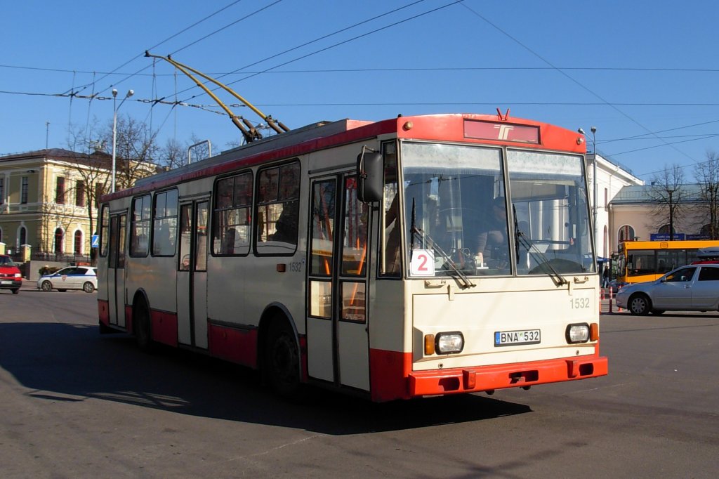 ¦koda 14Tr , UAB Vilniaus vie¨asis transportas #1532, 11.04.20012 Vilnius