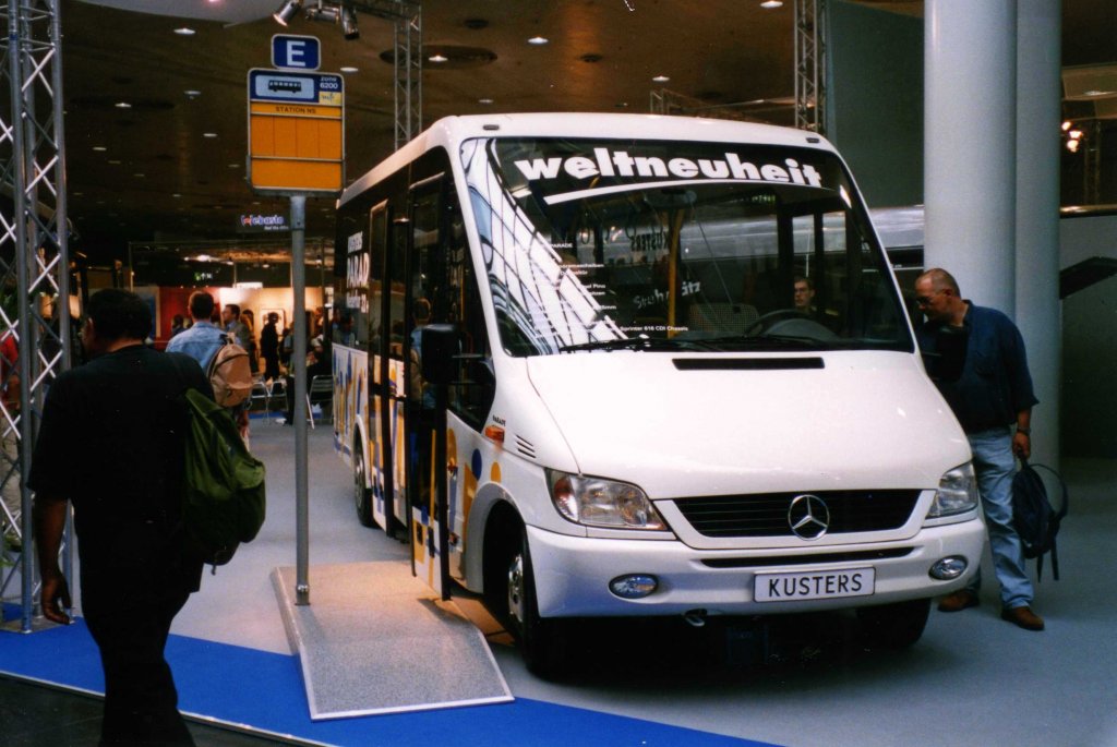 Kusters / Mercedes Parade, aufgenommen auf der IAA 2002 in Hannover.