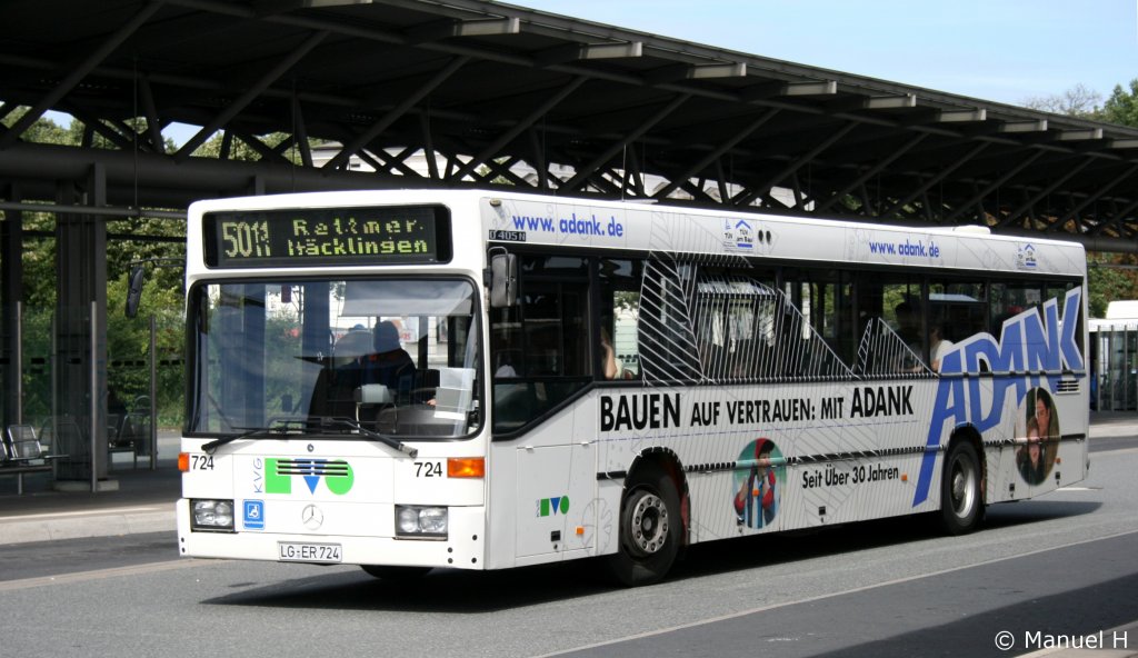 KVG 724 (LG ER 724),aufgenommen am ZOB Lneburg, 20.8.2010.
Der Bus macht Werbung fr Adank.