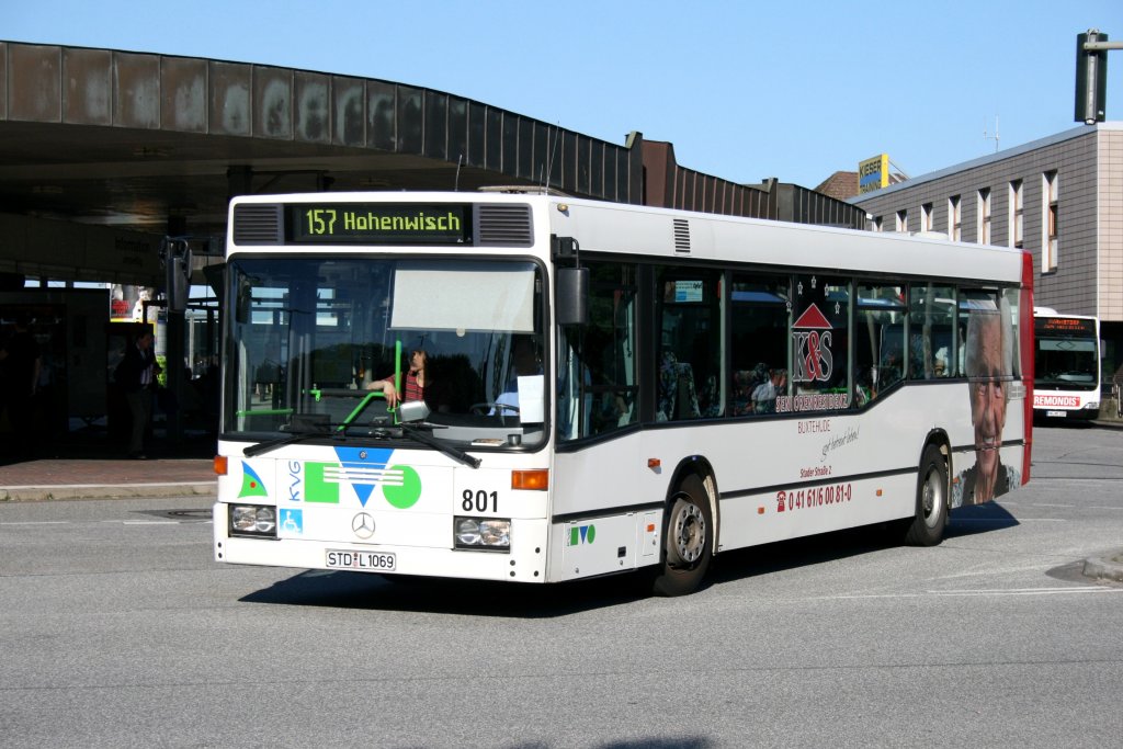 KVG 801 (STD L 1069) macht Werbung fr K&S Seniorenresidenz.
Hamburg Harburg ZOB, 17.6.2010.