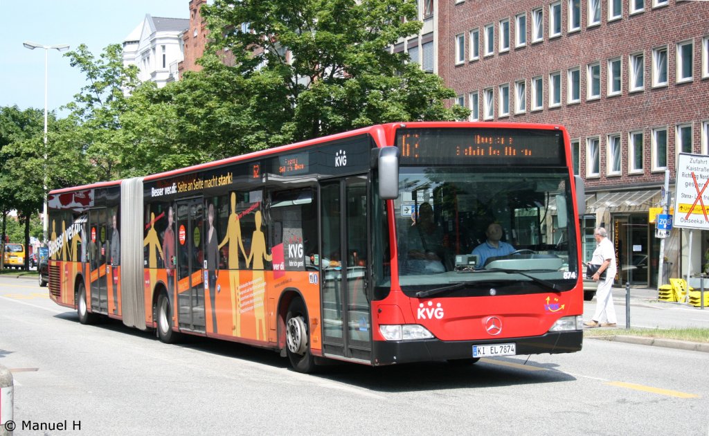 KVG 874 (KI EL 7874) am HBF Kiel, 1.7.2010.
Der Bus wirbt fr Ver.di.