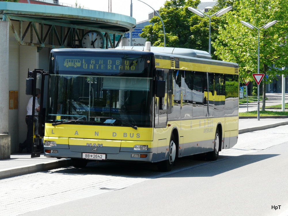 LandBus - MAN  BB 2642 in Bregenz bei den Bushaltestellen vor dem Bahnhof am 24.05.2011