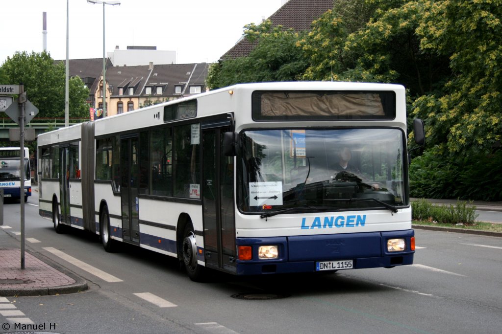 Langen Reisen (DN L 1155) mit SEV von Duisburg Rheinhausen zum Duisburg Hauptbahnhof..
Dieser Bus ist ein RVE Auftragsfahrzeug.
Duisburg Steinische Gasse, 24.7.2010.