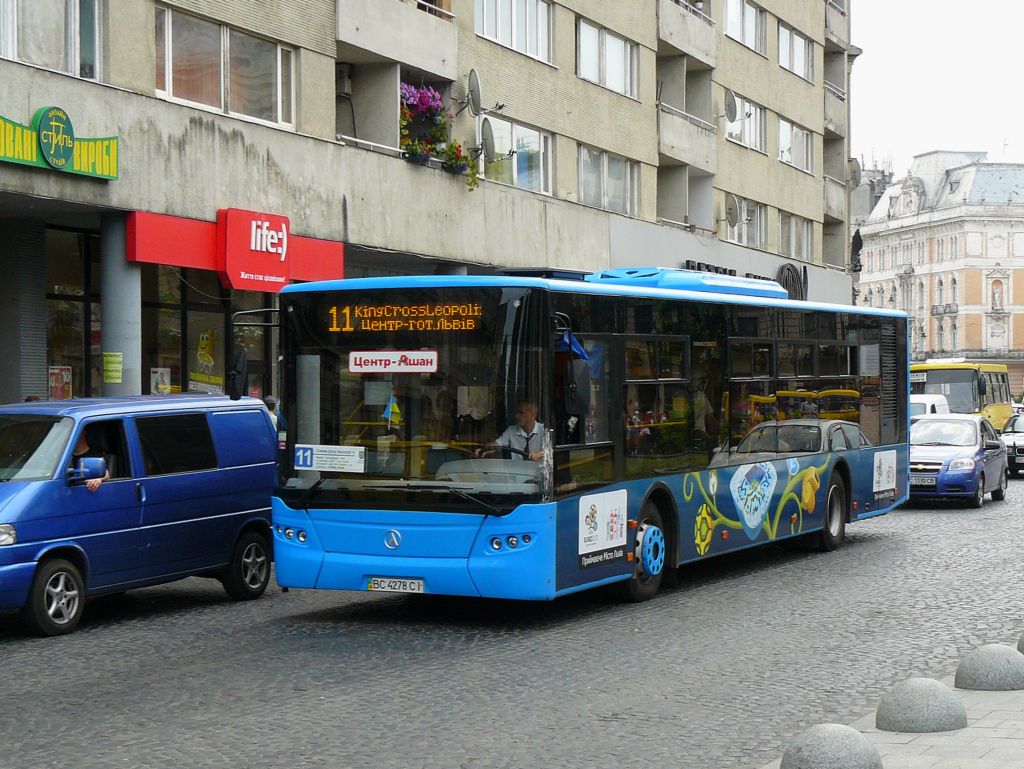 LAZ CityLAZ12 Bus. Prospekt Svobody, Lviv 09-06-2011.