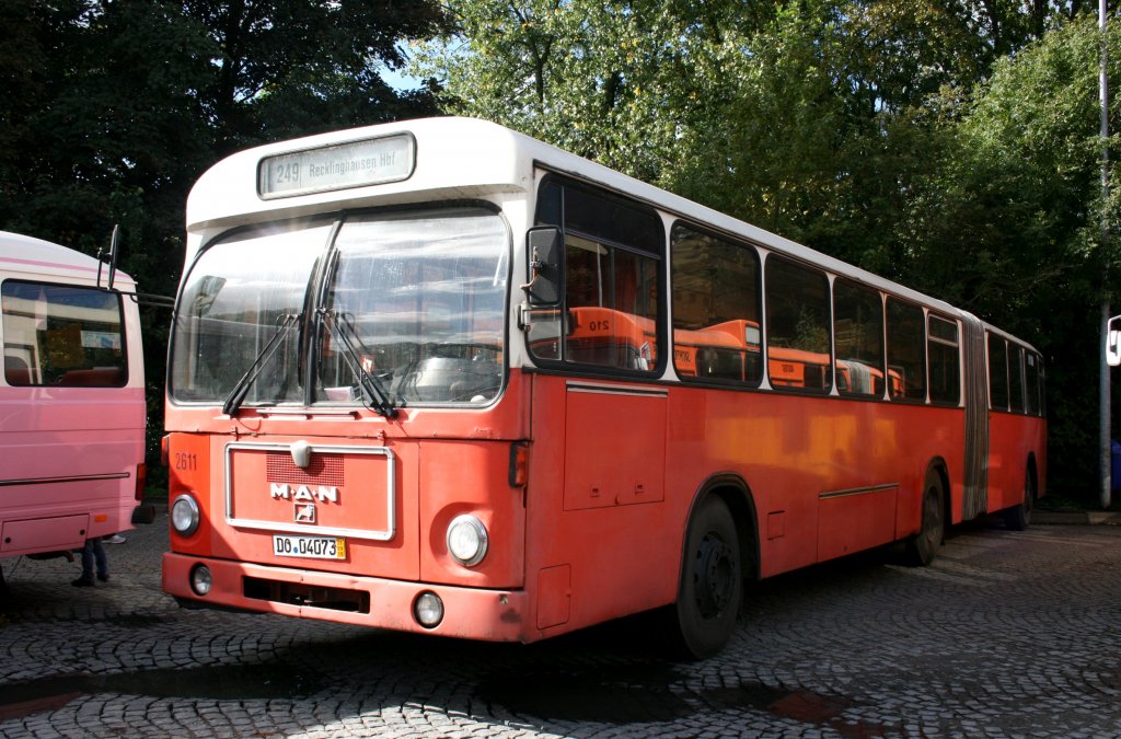 Linienbustreffen 25.9.2010 in Essen 
MAN SG 220
AG Nahverkehr Dortmund.
Dieser Bus gehrte mal zur VESTRA und hatte dort die Nummer 2611.