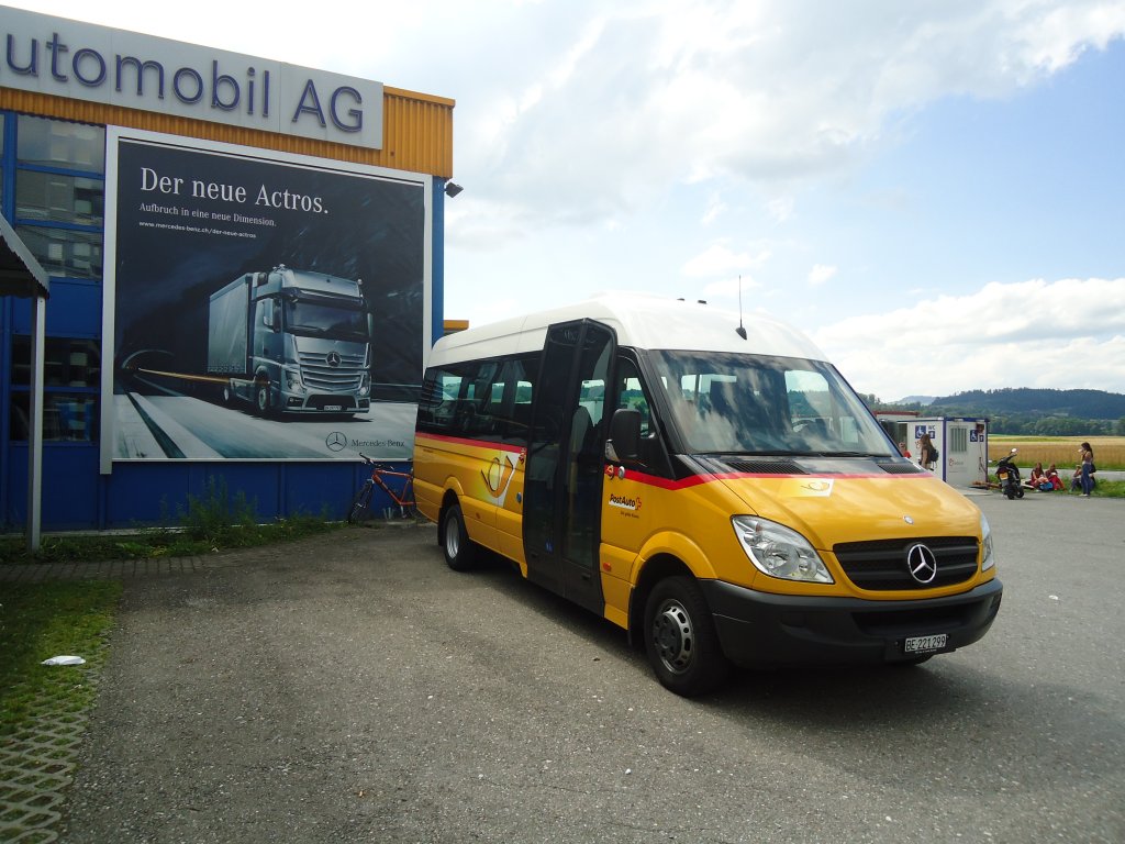 Lthi, Hinterfultigen - BE 221'299 - Mercedes am 8. Juli 2012 in Uetendorf, Allmend