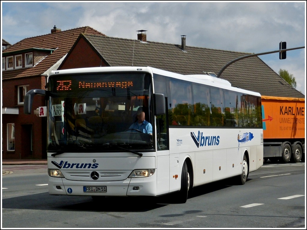M-B Integro des Busunternehmens Bruns aufgenommen in Varel am 09.05.2012.