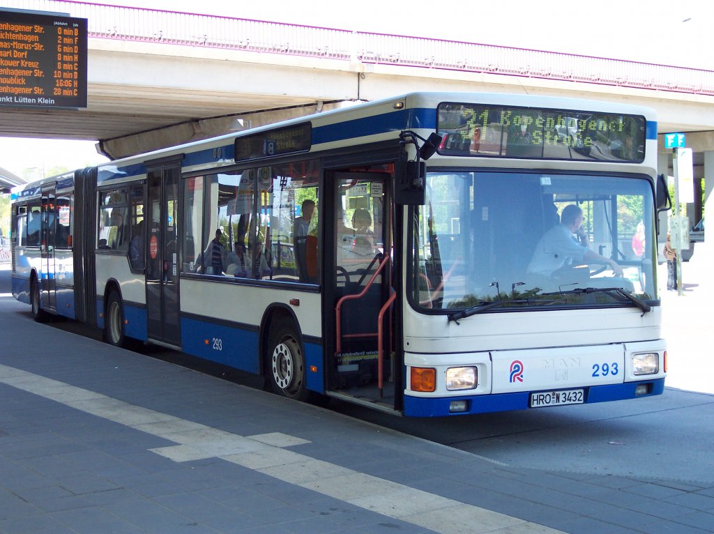 MAN (Baujahr 1997) Nr.293 der RSAG Rostock an der Haltestelle HP Ltten Klein auf der Linie 31 unterwegs, (sic!)ist wahrscheinlich der lteste MAN-Bus den die RSAG noch hat