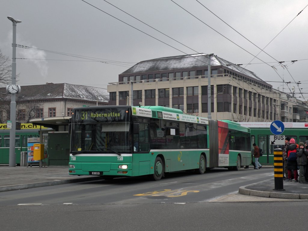 MAN Bus 759 fhrt auf die Haltestelle Wettsteinplatz ein. Die Aufnahme stammt vom 27.01.2010.