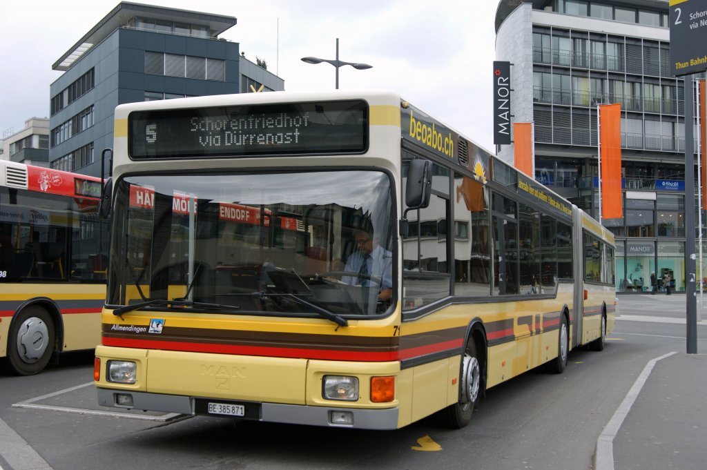 MAN Bus Be 385871 auf der Linie 5 am Bahnhof Thun. Die Aufnahme stammt vom 12.04.2010.