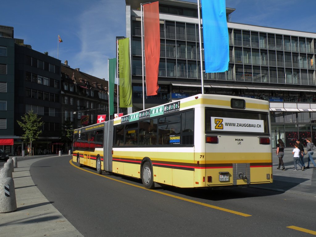 MAN Bus mit der Betriebsnummer 71 auf der Linie 5 am Bahnhof in Thun. Die Aufnahme stammt vom 12.10.2011.