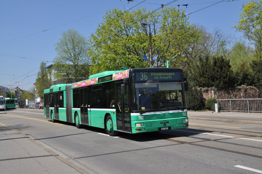 MAN Bus mit der Betriebsnummer 762 auf der Linie 36 kurz nach der Haltestelle Zoo Dorenbach. Die Aufnahme stammt vom 25.04.2013.