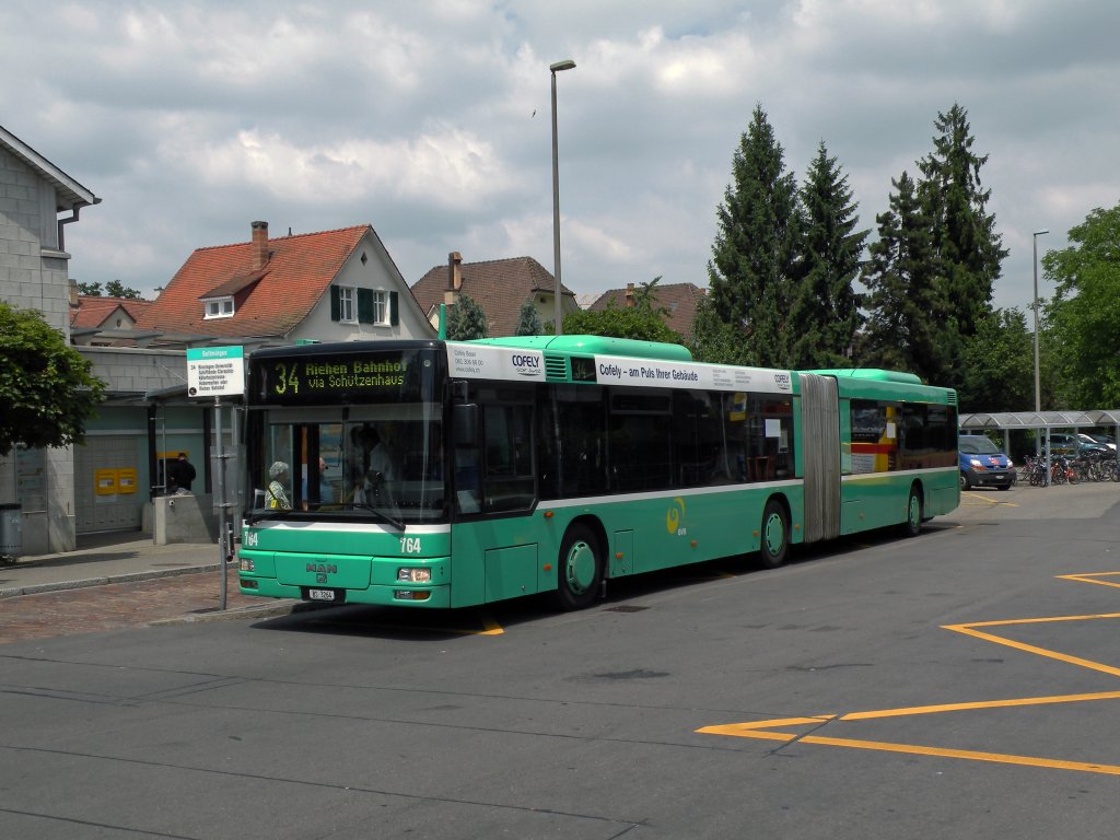 MAN Bus mit der Betriebsnummer 764 auf der Linie 34 in Bottmingen. Die Aufnahme stammt vom 04.06.2011.