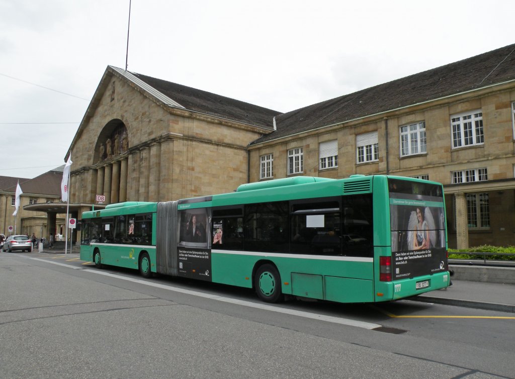 MAN Bus mit der Betriebsnummer 777 auf der Linie 30 an der Endstation am Badischen Bahnhof. Auch an den Bussen wird fr weibliches (Fahr)-Personal geworben. Die Aufnahme stammt vom 15.05.2013.