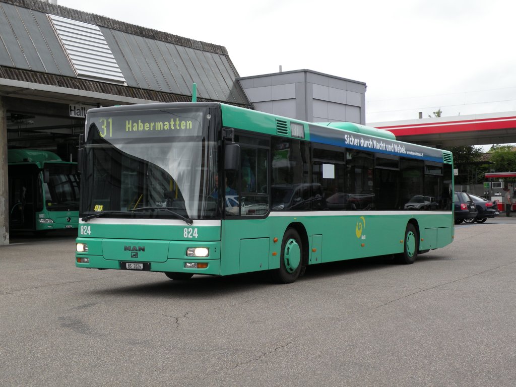 MAN Bus mit der Betriebsnummer 824 vor der Garage Rankstrasse. Die Aufnahme stammt vom 18.07.2009.