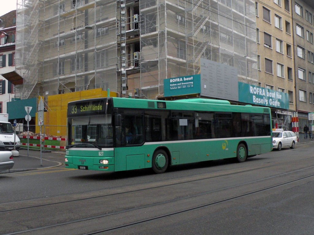 MAN Bus mit der Betriebsnummer 827 fährt Richtung Schifflände auf der Linie 33. Die Aufnahme stammt vom 17.02.2010.